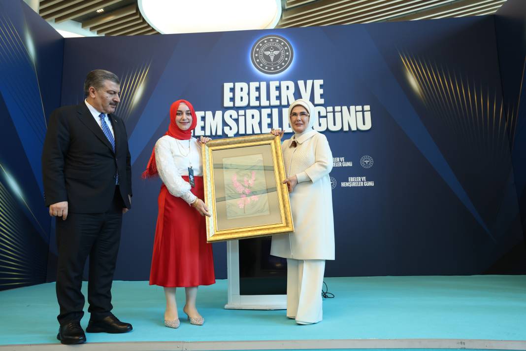 Emine Erdoğan İstanbul’da hemşire ve ebelerle bir araya geldi 14